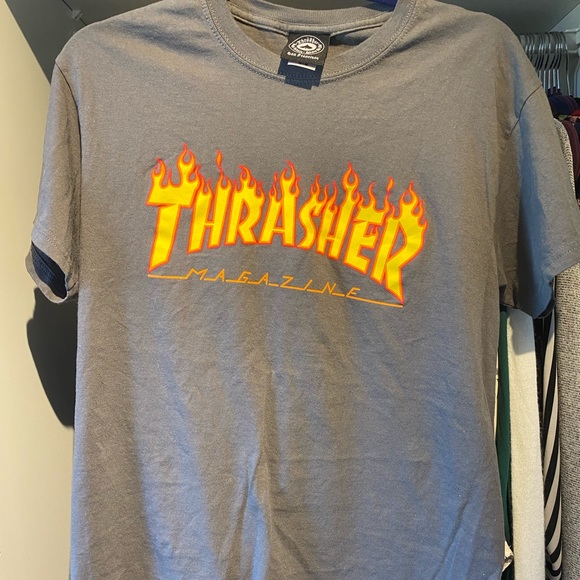 Grey Trasher shirt - Picture 2 of 3